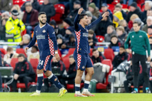 Couhaib Driouech viert zijn doelpunt tegen Liverpool