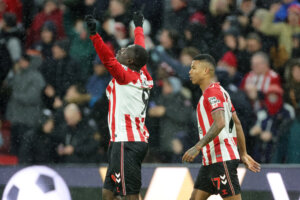 Brian Brobbey juicht