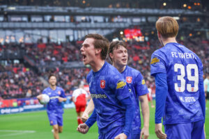 Daan Rots schreeuwt het uit na de treffer van Mats Rots