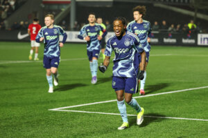 Jong Ajax juicht