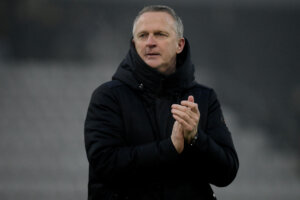 John van den Brom in Almelo