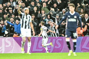 Newcastle United viert een doelpunt tegen PSV