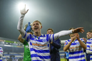 Nils Eggens viert feest