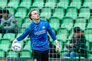 Niek Schiks bij PSV voorafgaand aan het duel tegen FC Groningen
