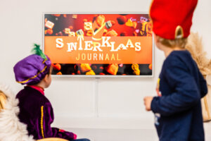 Kinderen kijken Het Sinterklaasjournaal