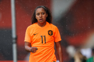 Ashleigh Weerden bij de Jong OranjeLeeuwinnen