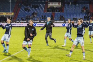 SC Heerenveen viert feest in Tilburg