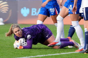 Lize Kop in actie namens Tottenham Hotspur
