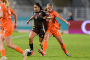 Aymee Altena in actie tegen Marokko