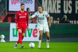 Marko Pjaca in duel met Devon Koswal