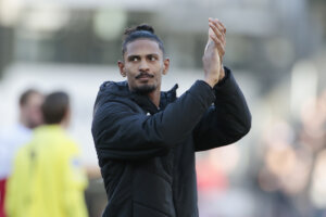 Sébastien Haller bedankt de supporters van FC Utrecht