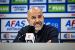 Peter Bosz op de persconferentie
