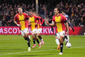 Mats Deijl juicht na zijn goal