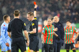 Maurice Steijn krijgt rood