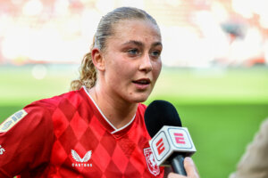 Danique van Ginkel voor de camera van ESPN