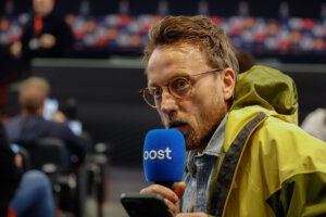 Tijmen van Wissing bij de persconferentie