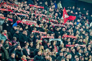 Supporters van FC Twente tegen SC Heerenveen