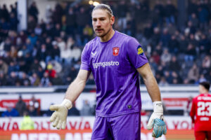 Lars Unnerstall tegen Heracles Almelo