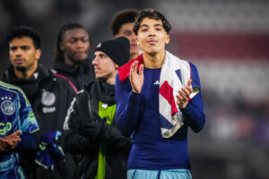 Rayane Bounida bedankt de Ajax-fans
