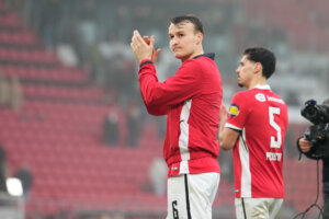 Peer Koopmeiners bedankt de AZ-fans