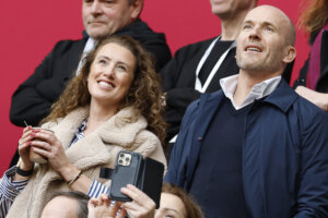 Alex Kroes op de tribune bij Ajax in Amsterdam