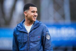 Abdellah Ouazane bij een uitwedstrijd van Ajax 1