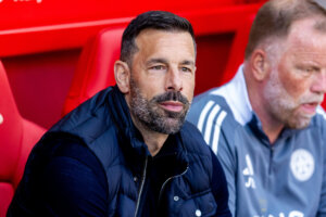 Ruud van Nistelrooy op de bank als trainer van Leicester City