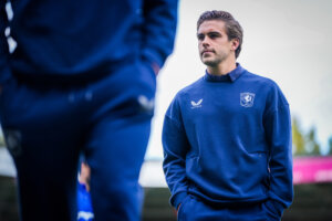 Bart van Rooij voor een uitwedstrijd van FC Twente