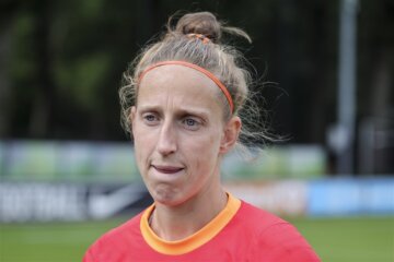 Sari van Veenendaal op de KNVB Campus