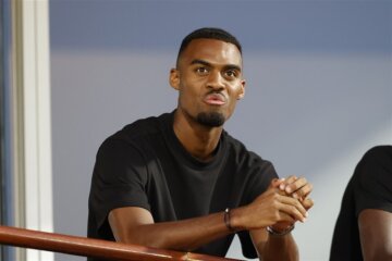 Ryan Gravenberch bekijkt Jong Ajax op De Toekomst