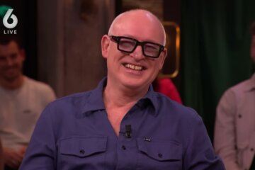 René van der Gijp lacht bij Vandaag Inside