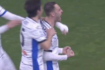 Teun Koopmeiners viert zijn goal