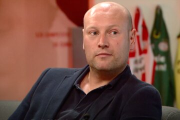 Maarten Wijffels in de studio van PSV TV