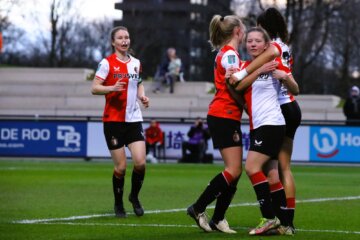 Feyenoord juicht na een doelpunt