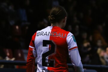 Justine Brandau in het shirt van Feyenoord