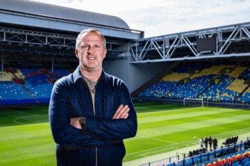 John van den Brom in de Gelredome