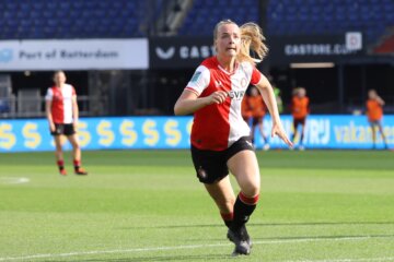 Amber Verspaget in actie namens Feyenoord