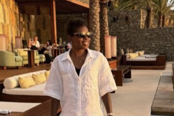 Lineth Beerensteyn geniet op Mykonos