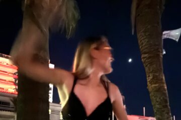 Wieke Kaptein feest tijdens haar vakantie