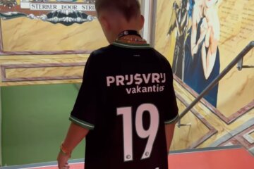 Dré Hazes in Feyenoord-shirt