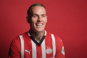 Rick Karsdorp in het shirt van PSV