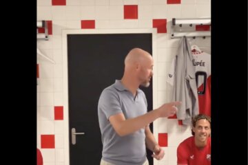 Erik ten Hag geeft speech