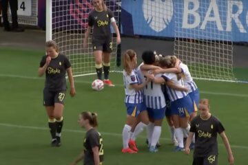 Brighton & Hove Albion juicht, Everton treurt