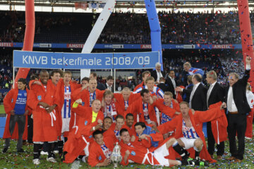 SC Heerenveen viert de bekerwinst