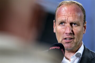 Dick Lukkien voor de camera van ESPN