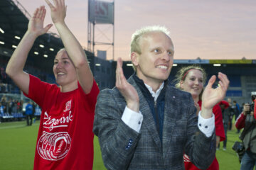 Stefanie van der Gragt en Arjan Veurink bij FC Twente