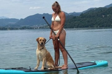 Jaimy Ravensbergen aan het suppen