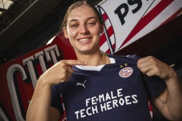 Aniek Nouwen is weer PSV-speelster
