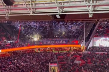 SC Heerenveen-fans met sfeeractie in uitvak PSV