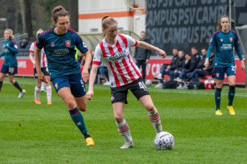 Robine Lacroix, hier in actie namens Jong PSV tegen FC Twente